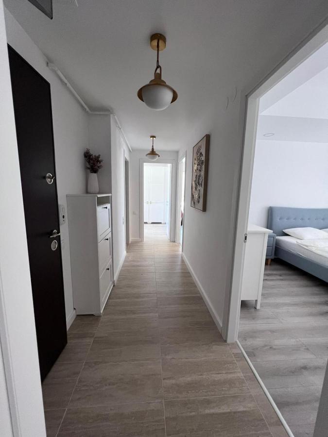 Cosmopolis Bliss: Your Home Away From Home Stefanestii de Jos Extérieur photo